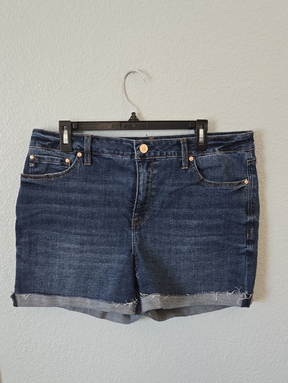 SEVEN 7 Weekend Shorts Dark Wash Denim Shorts - Classic Cut Raw Wdge Cuff Sz 16